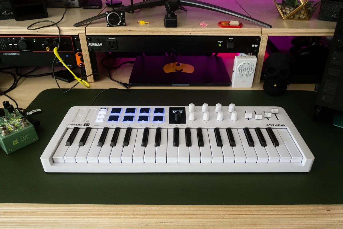 Arturia MiniLab 37: el controlador MIDI portátil ideal