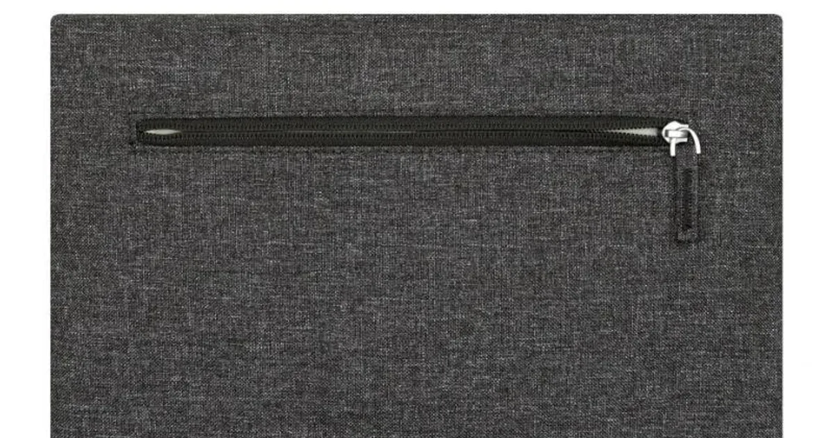 RIVACASE 8802 Sleeve Macbook Pro/ Air (2)