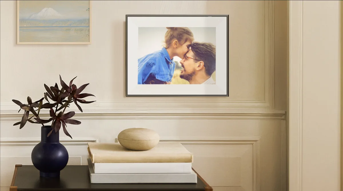 Aura Ink: El marco de fotos digital que no parece una pantalla