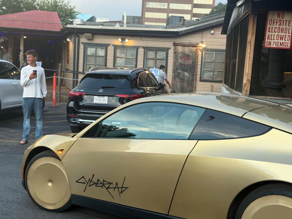Tesla pagará las multas de sus Robotaxis en China: nueva ley