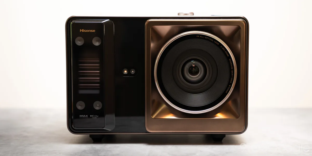 Hisense XR10: el nuevo proyector que une potencia y portabilidad