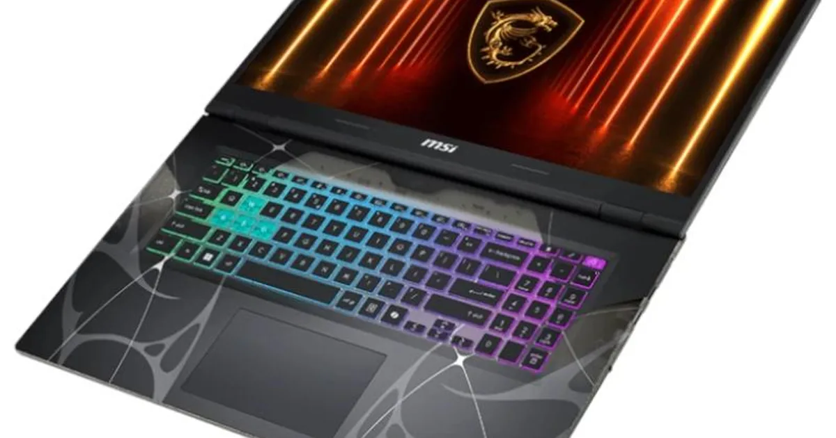 MSI Cyborg 17-068XES C7-240H 32 1TB 5060 DOS 17.3" (2)