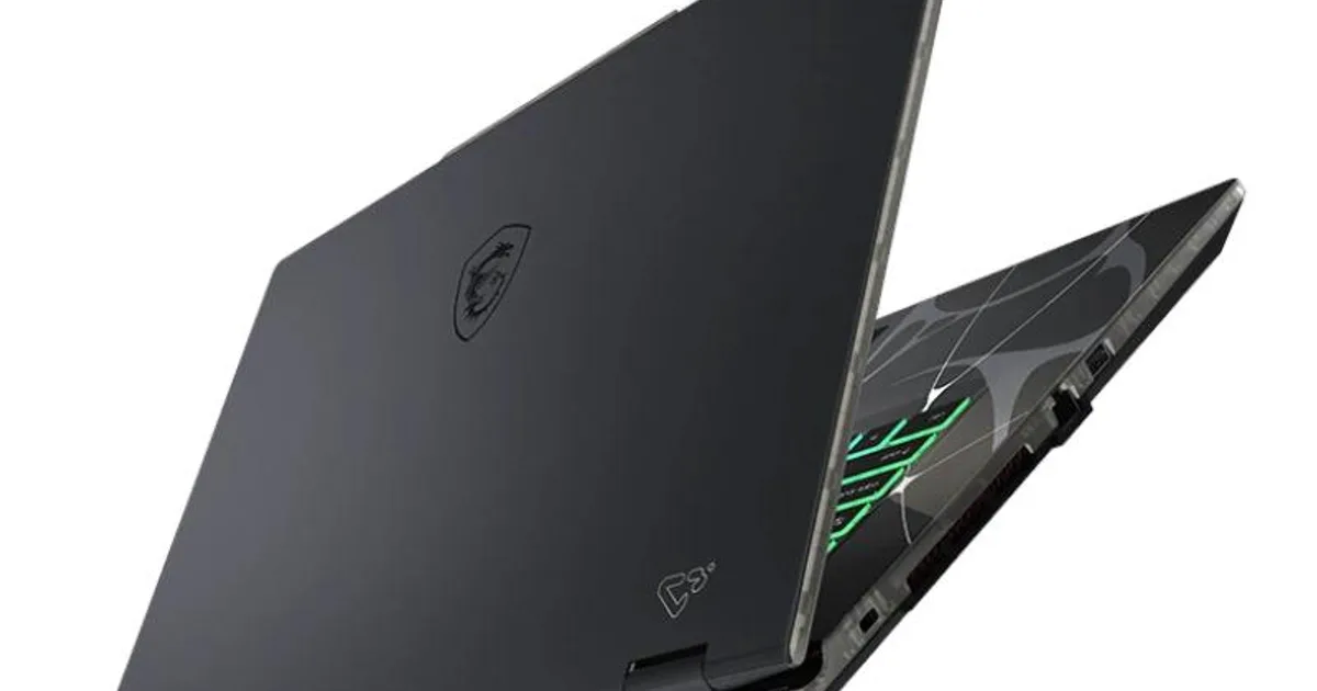 MSI Cyborg 17-077XES C7-240H 32 1TB 5070 DOS 17.3" (2)