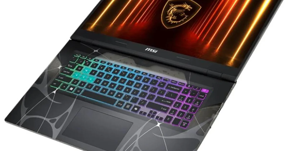 MSI Cyborg 17-077XES C7-240H 32 1TB 5070 DOS 17.3" (3)