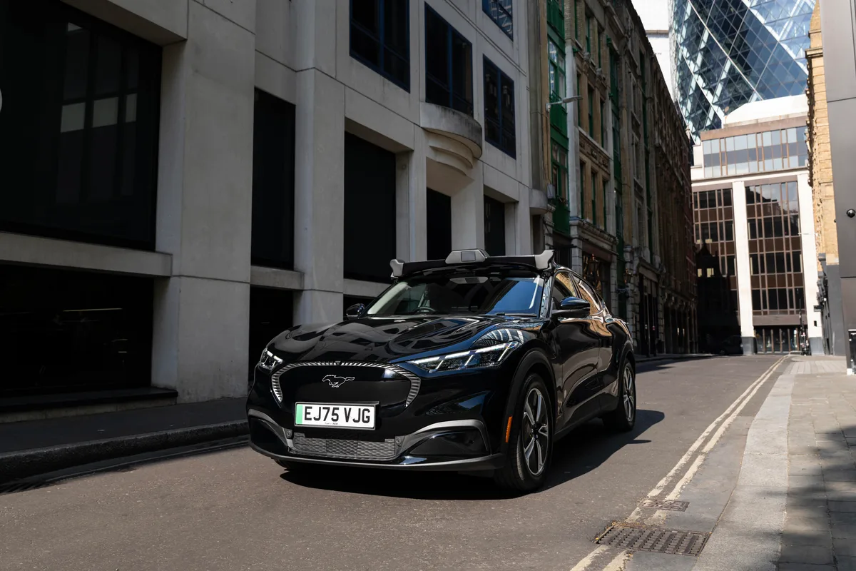 Uber prepara la llegada de sus robotaxis a las calles de Londres