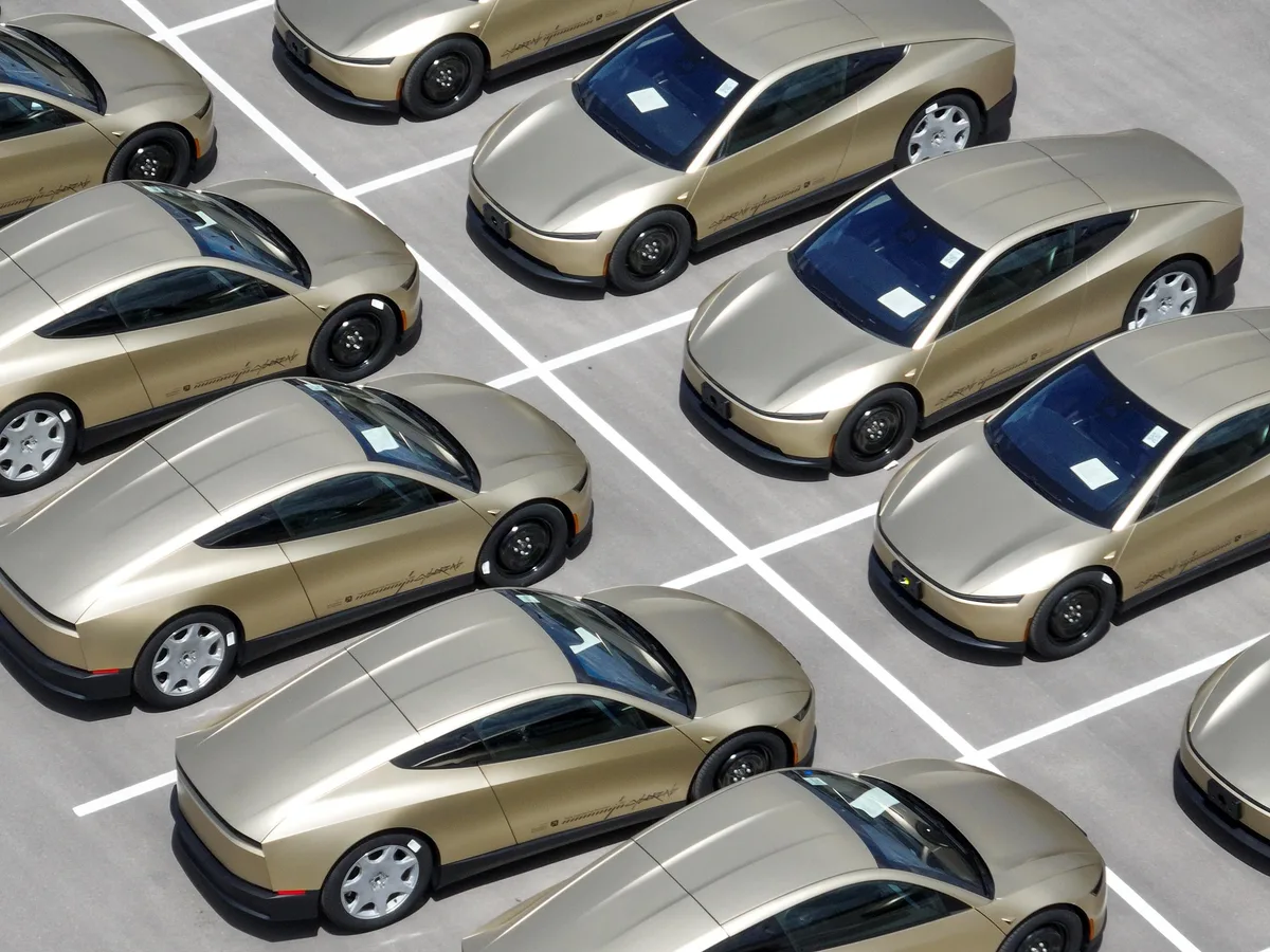 Tesla Cybercab: El Robotaxi sin Volante ni Pedales se Lanza