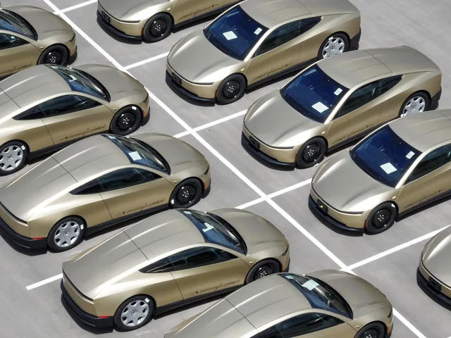Tesla Cybercab: El Robotaxi sin Volante ni Pedales se Lanza