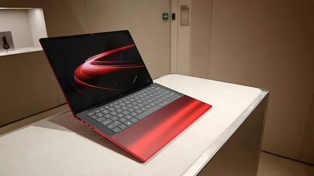 HP y Ferrari lanzan su exclusivo portátil IA de edición limitada