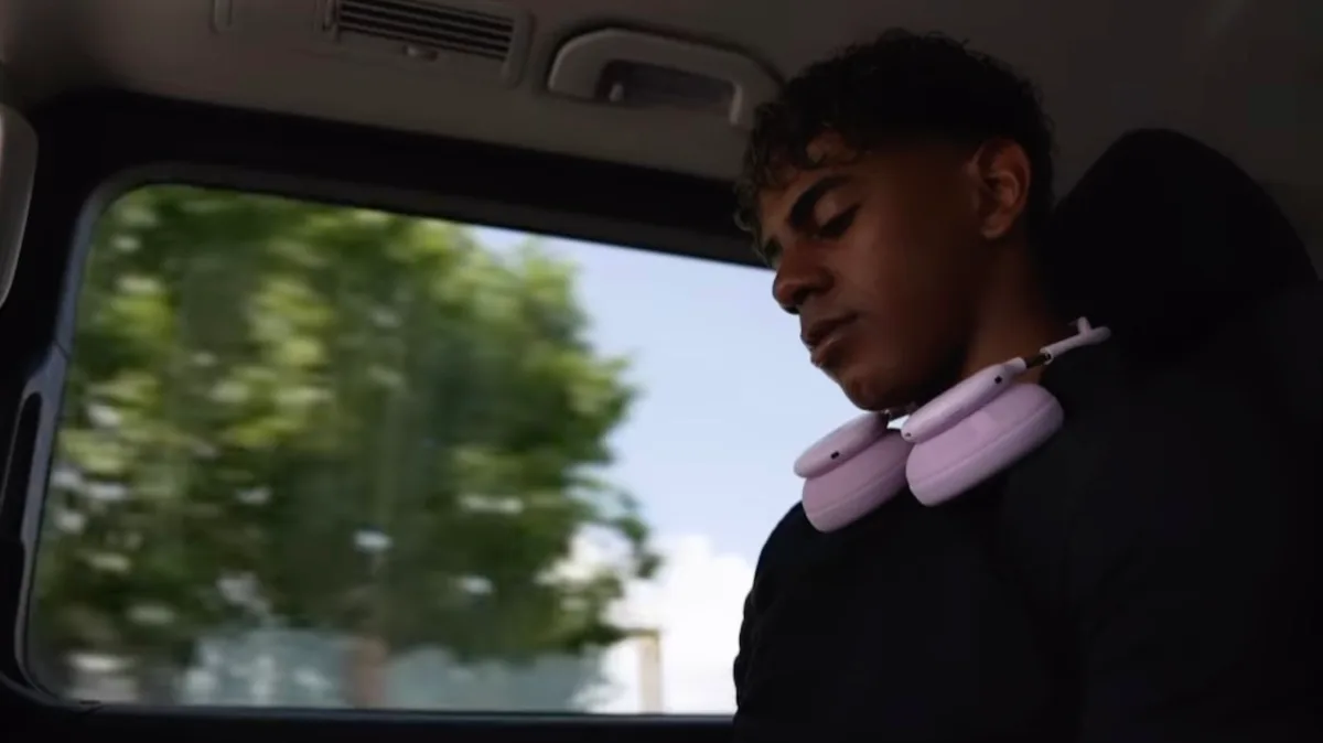 Lamine Yamal desvela por sorpresa unos nuevos auriculares Beats